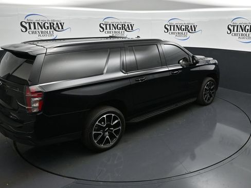 Used 2024 Chevrolet Suburban RST w/ Luxury Package RWD image 24