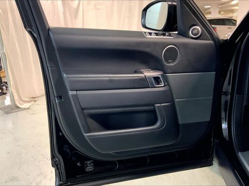 Used 2018 Land Rover Range Rover Sport HSE image 21