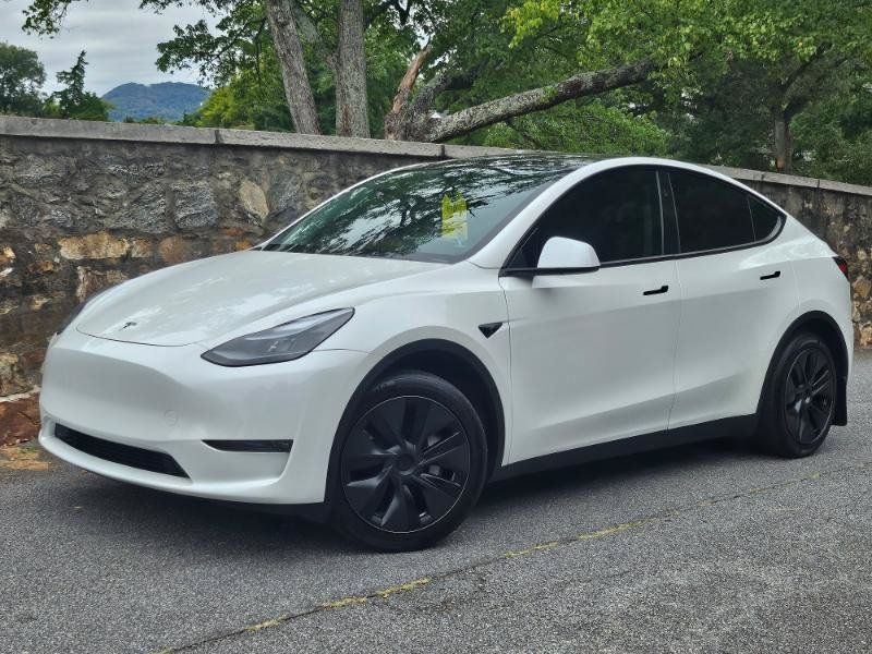 Used 2025 Tesla Model Y Long Range AWD/4WD image 5