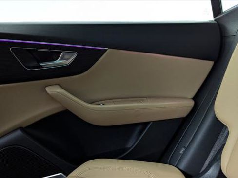 Used 2022 Audi Q8 Premium Plus w/ Premium Plus Package image 37