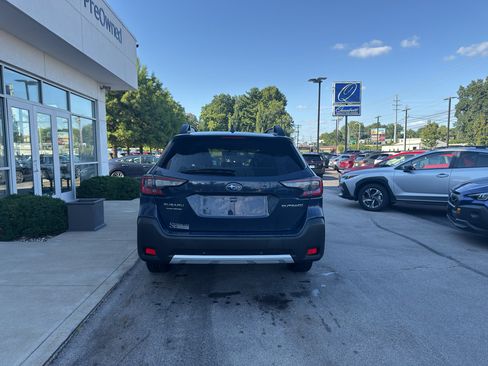 Used 2023 Subaru Outback Limited AWD/4WD image 4