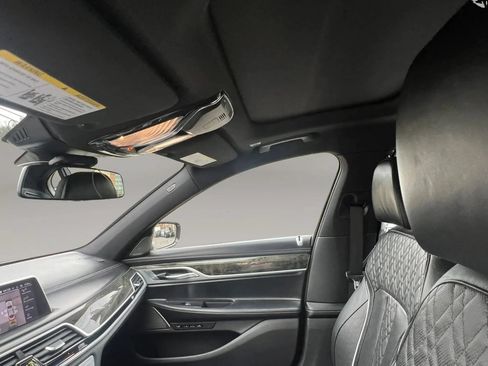 Used 2021 BMW 750i xDrive w/ Executive Package AWD/4WD image 15