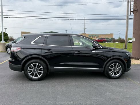 Used 2023 Lincoln Nautilus FWD image 8