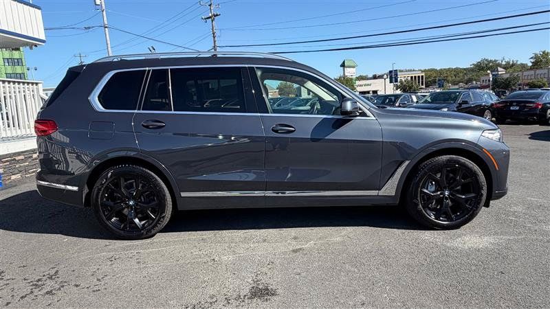 Used 2021 BMW X7 xDrive40i w/ Premium Package 2 AWD/4WD image 7