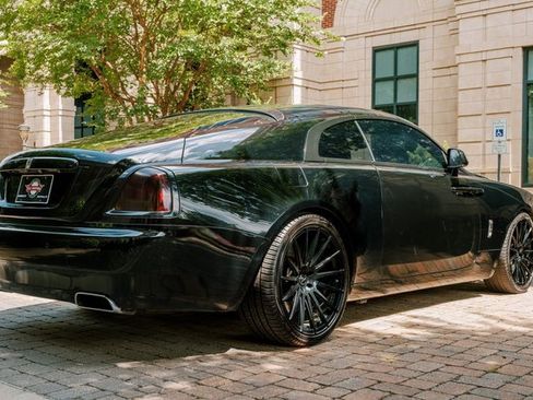 Used 2014 Rolls-Royce Wraith image 38