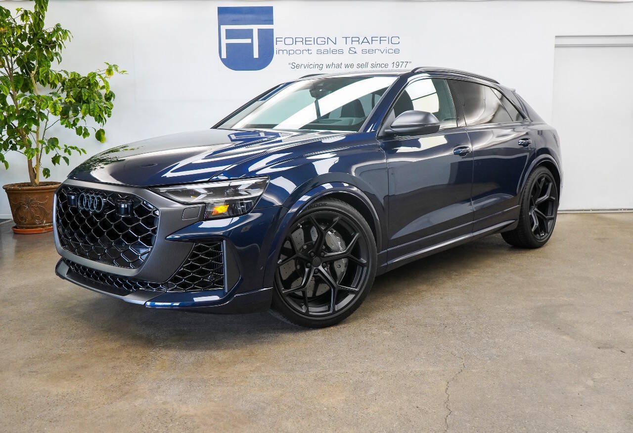 Used 2026 Audi RS Q8 performance AWD/4WD image 1