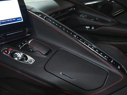 Used 2024 Chevrolet Corvette Stingray Premium Conv w/ Stealth Interior Trim Package image 45
