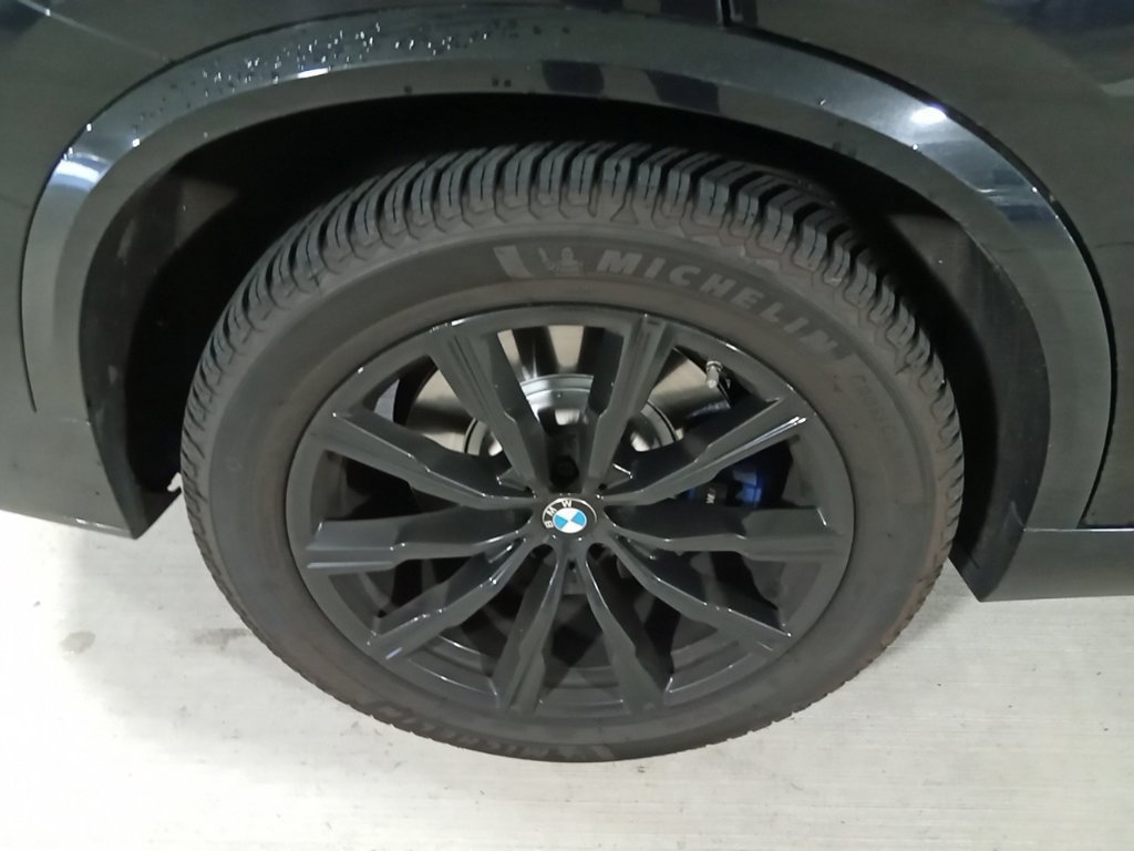 Used 2020 BMW X5 M50i AWD/4WD image 15