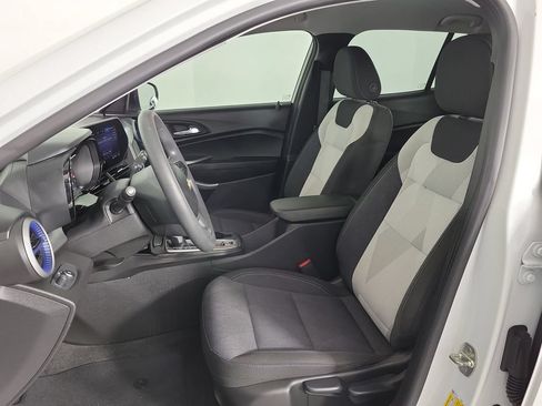 Used 2024 Chevrolet Trax LS FWD image 13
