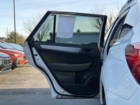 Used 2018 Subaru Outback 2.5i image 23
