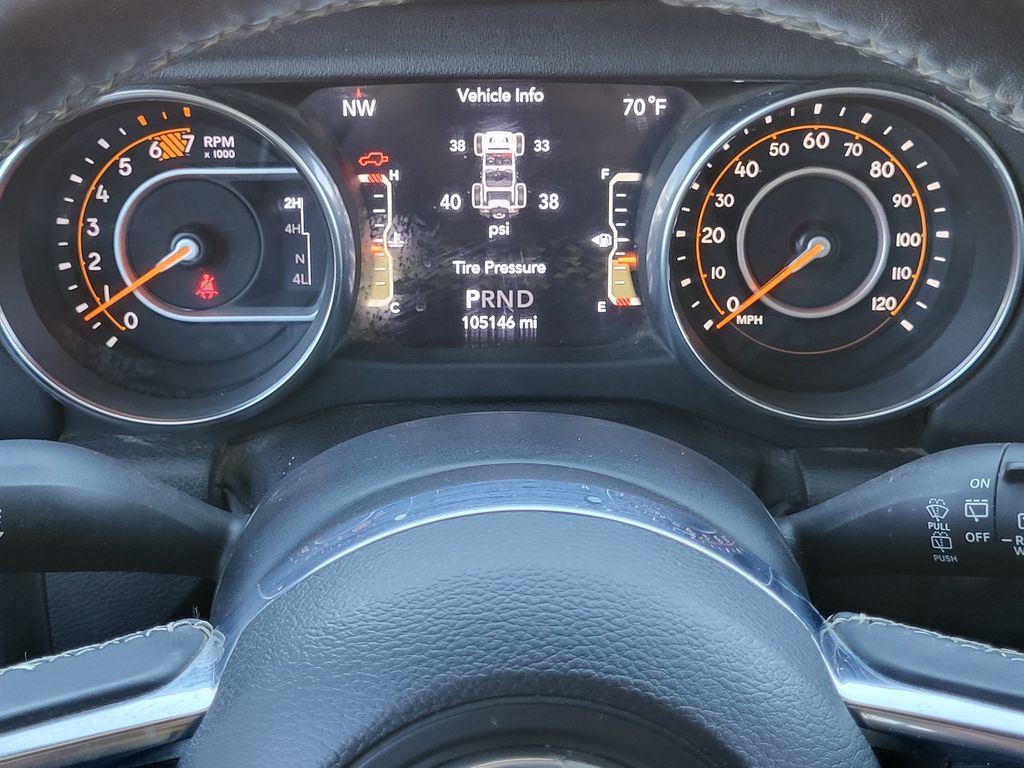Used 2018 Jeep Wrangler Unlimited Sahara AWD/4WD image 13