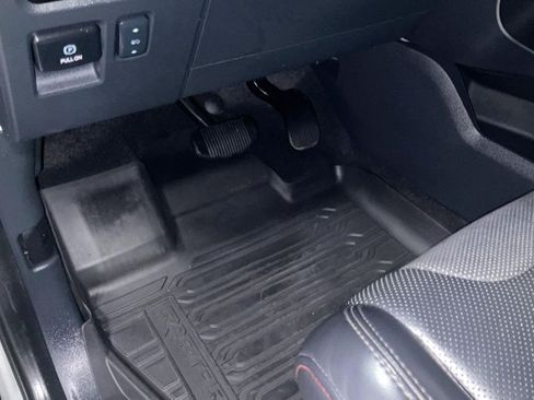 Used 2025 Ford F150 Raptor AWD/4WD image 38