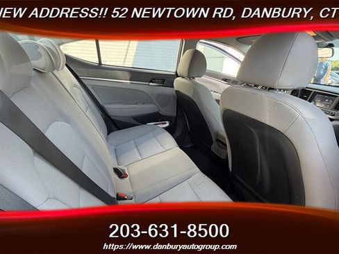 Used 2017 Hyundai Elantra SE FWD image 23