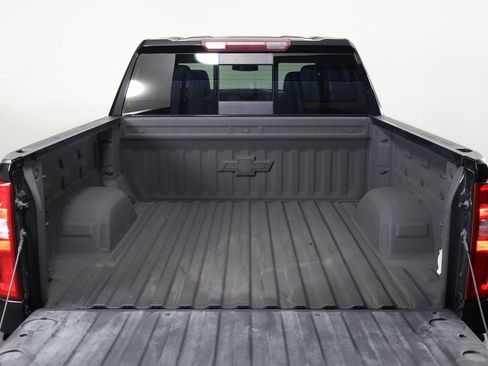 Used 2020 Chevrolet Silverado 1500 LTZ w/ LTZ Premium Package AWD/4WD image 14