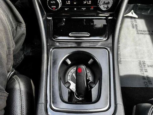 Used 2020 Mercedes-Benz GLA 250 4MATIC image 30