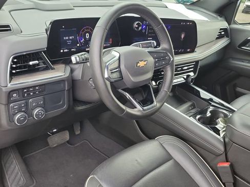 Certified 2025 Chevrolet Suburban Premier AWD/4WD image 23
