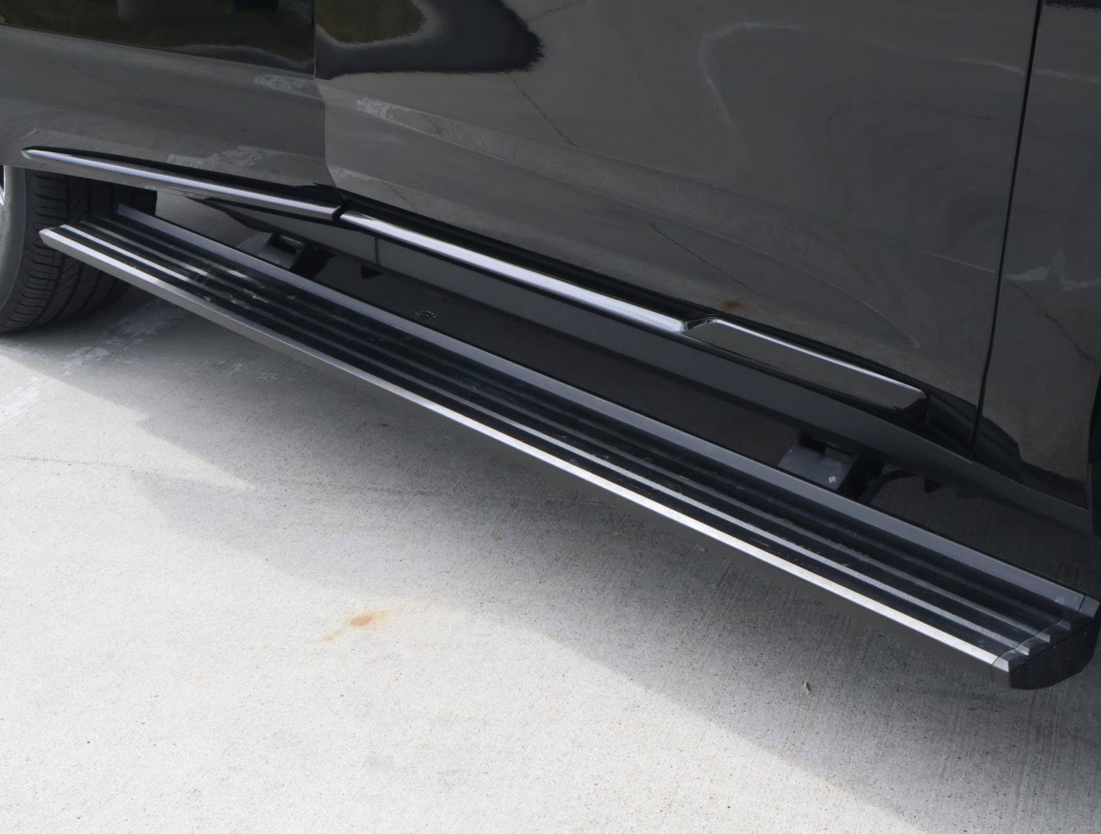 Certified 2026 Cadillac Escalade Platinum Sport w/ LPO, Floor Liner Package RWD image 13