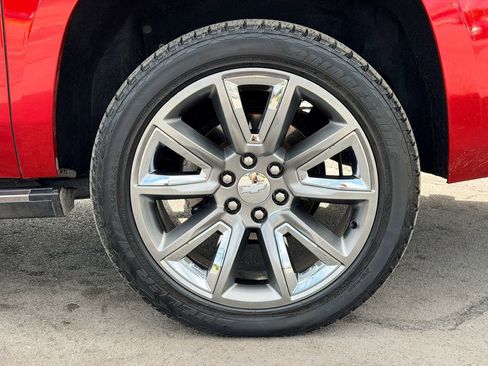 Used 2015 Chevrolet Suburban LTZ RWD image 31