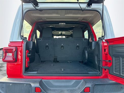 Used 2021 Jeep Wrangler Unlimited Islander image 24