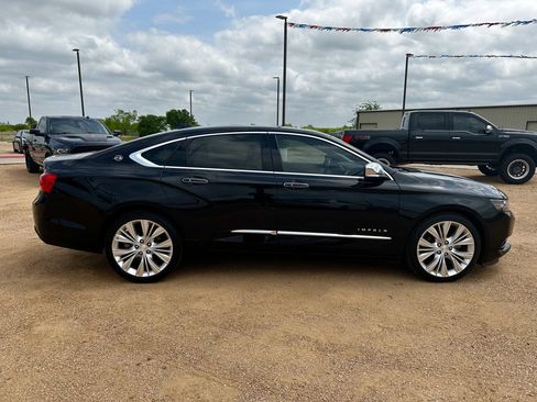 Used 2017 Chevrolet Impala Premier w/ Enhanced Convenience Package image 4