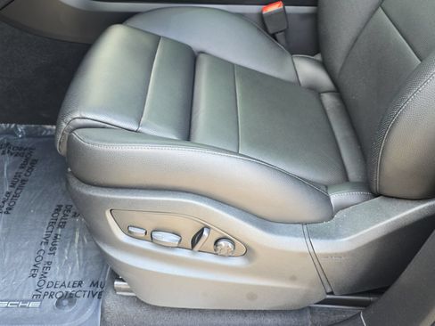 Certified 2025 Porsche Cayenne AWD/4WD image 14