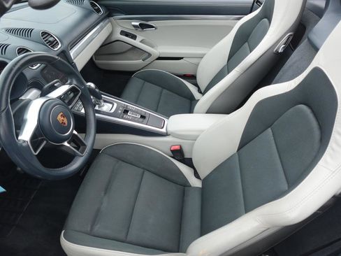 Used 2018 Porsche 718 Boxster RWD image 16