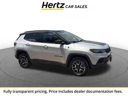 Used 2025 Jeep Compass Trailhawk AWD/4WD image 1