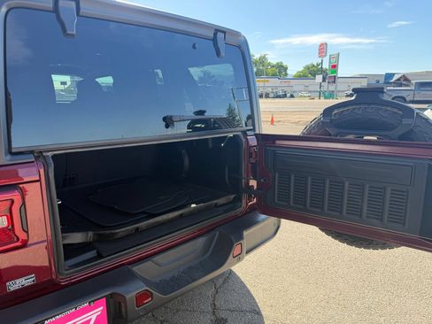 Used 2021 Jeep Wrangler Unlimited Sport AWD/4WD image 28