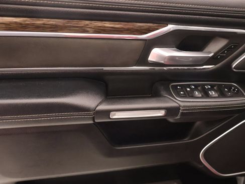 Used 2019 RAM 1500 Laramie AWD/4WD image 15