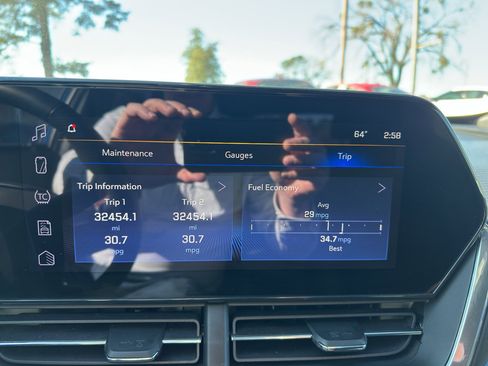 Used 2024 Chevrolet Trax RS w/ Sunroof Package image 16