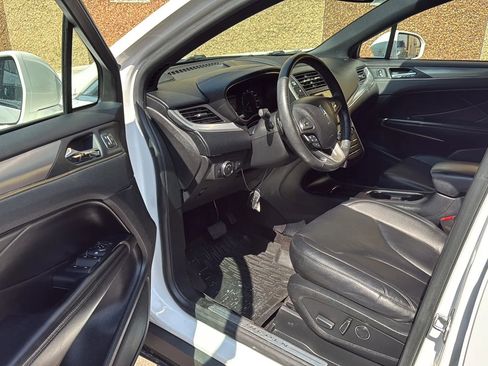 Used 2018 Lincoln MKC Premiere image 23