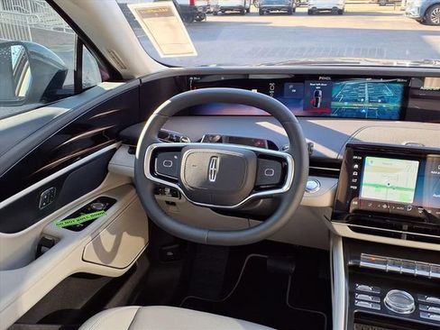 New 2026 Lincoln Nautilus Premier AWD/4WD image 11