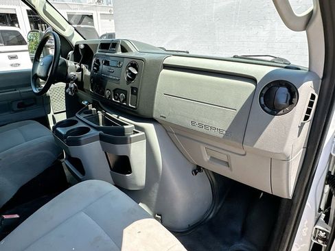 Used 2015 Ford E-450 and Econoline 450 Super Duty w/ Power Windows & Locks Group RWD image 38