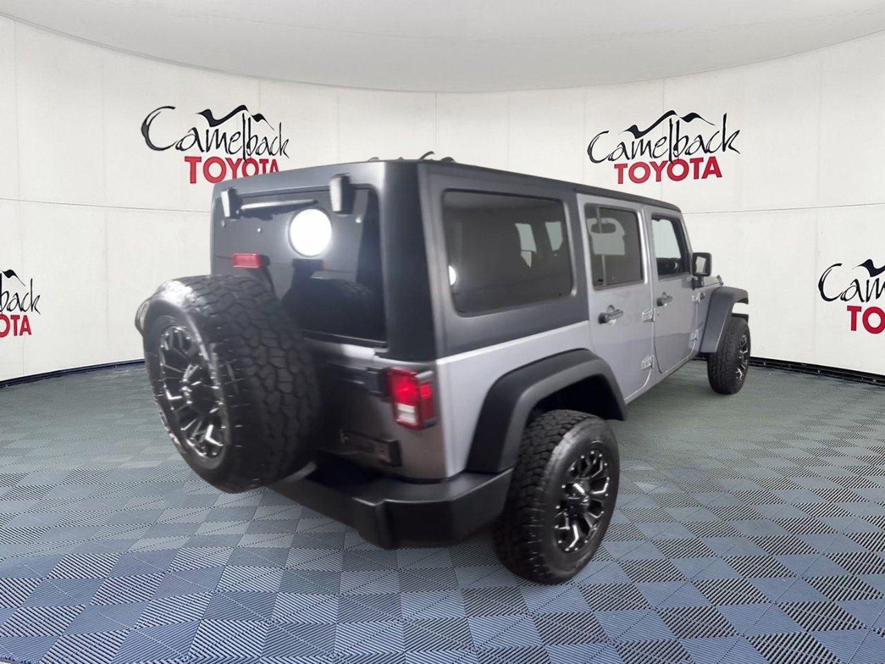 Used 2018 Jeep Wrangler Unlimited Sport S AWD/4WD image 9