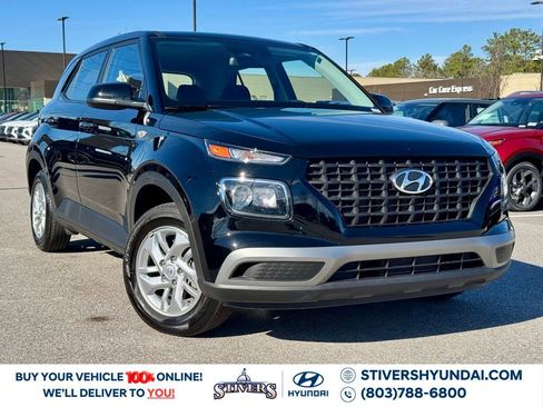 Certified 2025 Hyundai Venue SE image 1