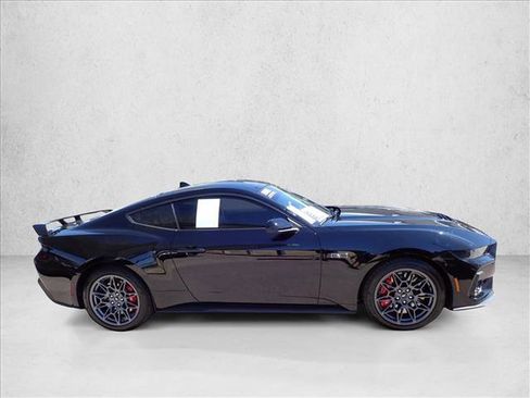 Used 2025 Ford Mustang GT Premium w/ GT Performance Package RWD image 5