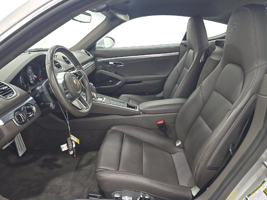 Used 2024 Porsche 718 Cayman S RWD image 10