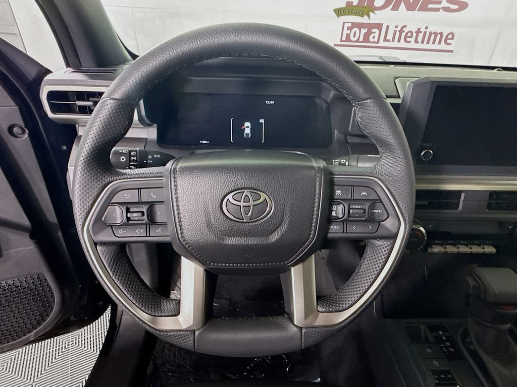 Certified 2025 Toyota Tacoma TRD Sport AWD/4WD image 22