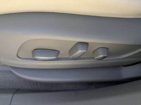 Used 2022 Cadillac XT6 Premium Luxury image 21