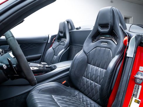 Used 2020 Mercedes-Benz AMG GT R image 22