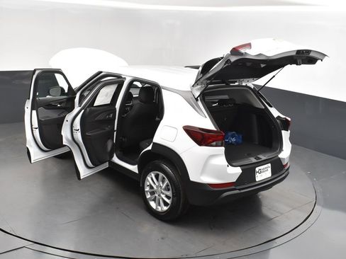 New 2025 Chevrolet TrailBlazer LS w/ LS Convenience Package FWD image 2