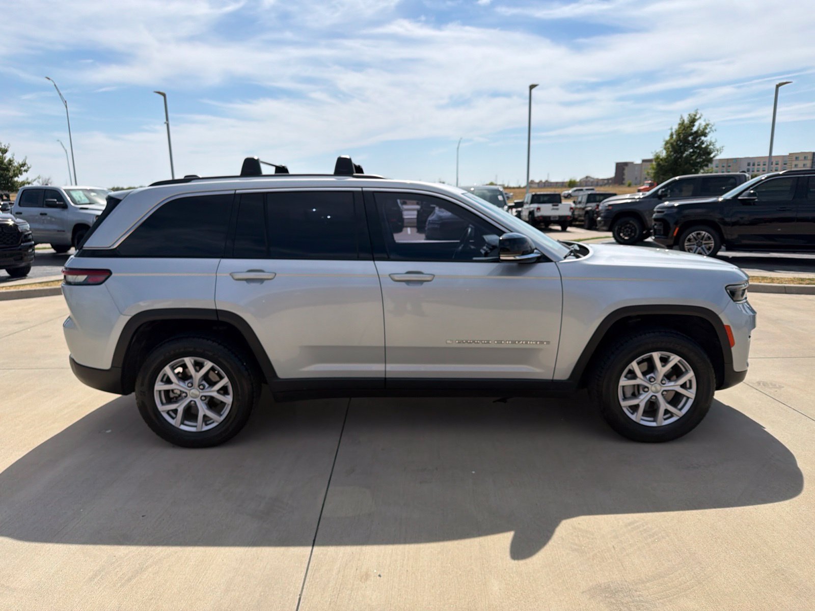 Used 2022 Jeep Grand Cherokee Limited RWD image 6