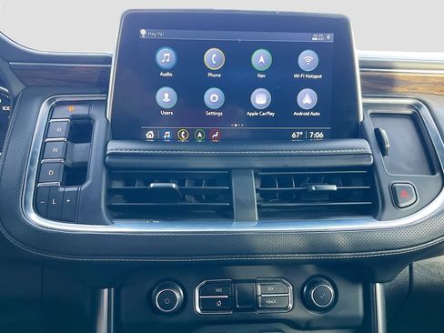 Used 2021 Chevrolet Suburban Premier w/ Premium Package AWD/4WD image 15