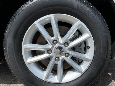 Used 2019 Dodge Grand Caravan SXT FWD image 14