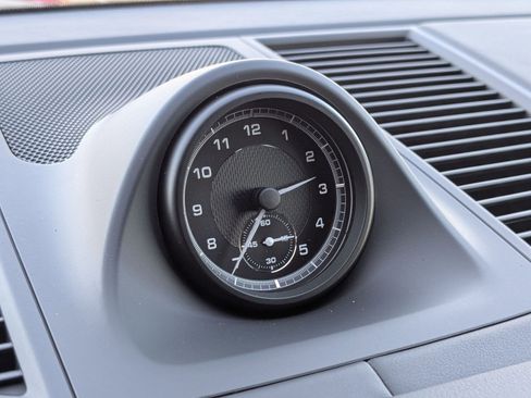 New 2026 Porsche Macan image 21