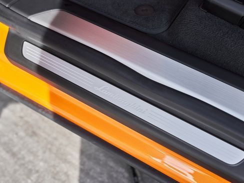 Used 2025 Lamborghini Urus SE image 33