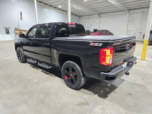 Used 2017 Chevrolet Silverado 1500 LTZ Z71 w/ Redline Edition AWD/4WD image 9