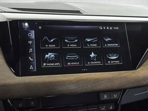 Used 2023 Audi e-tron GT Premium Plus image 15