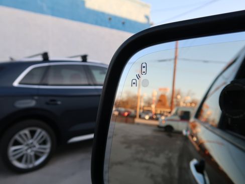 Used 2017 Ford Explorer Limited w/ Equipment Group 301A image 27