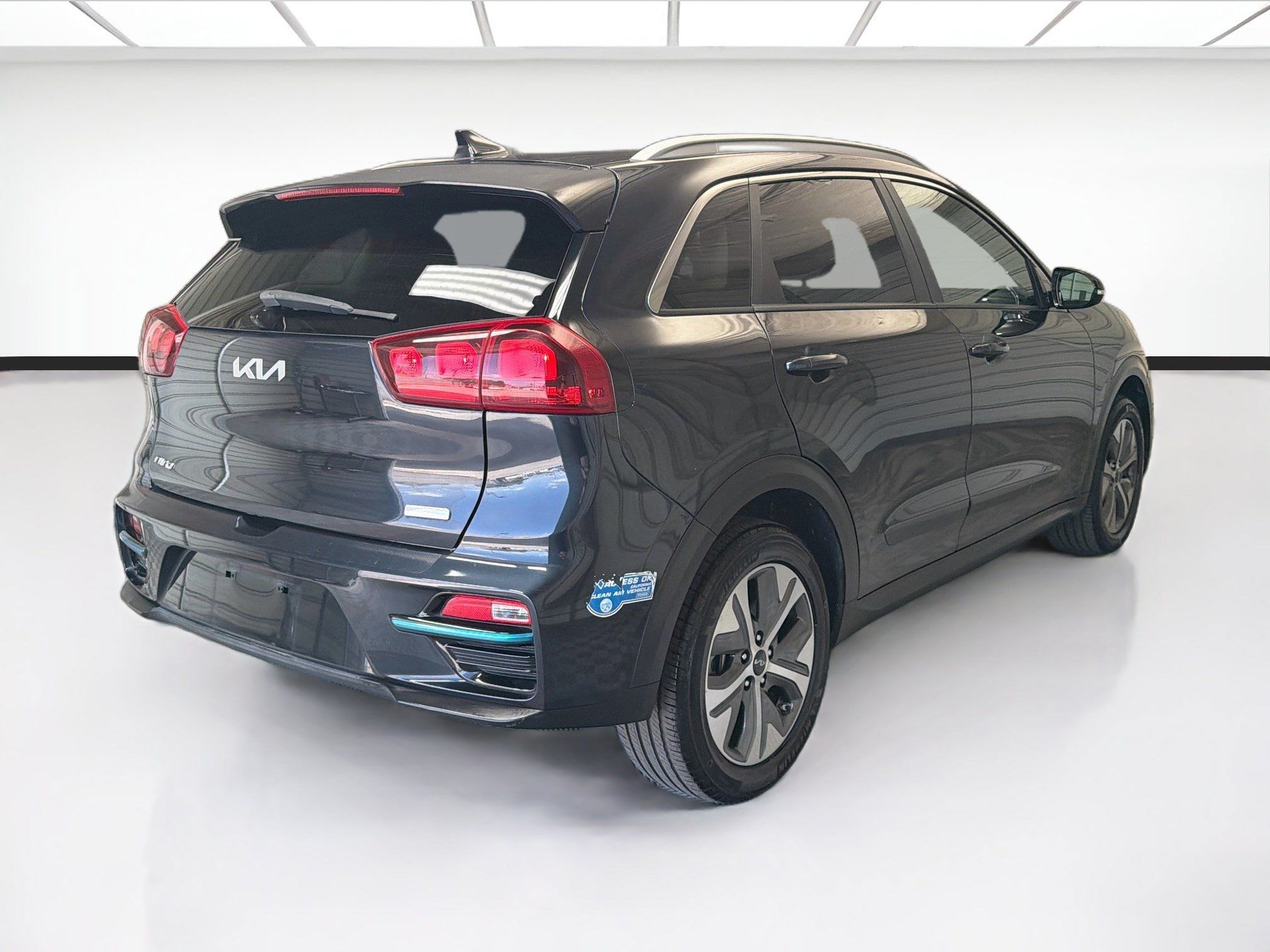 Used 2022 Kia Niro EX FWD image 4